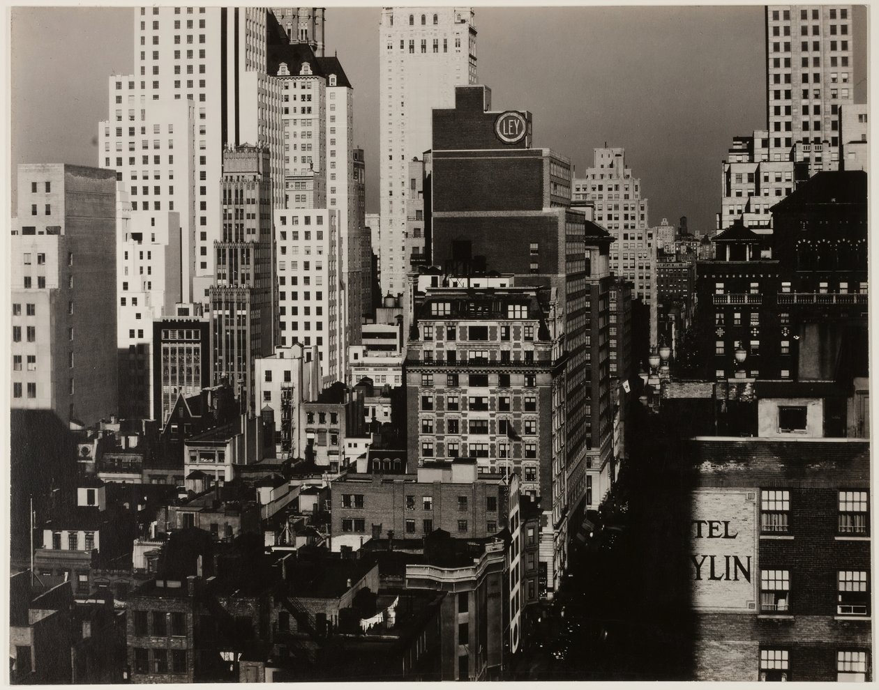 Fra mitt vindu på et amerikansk sted, nord, 193031. av Alfred Stieglitz