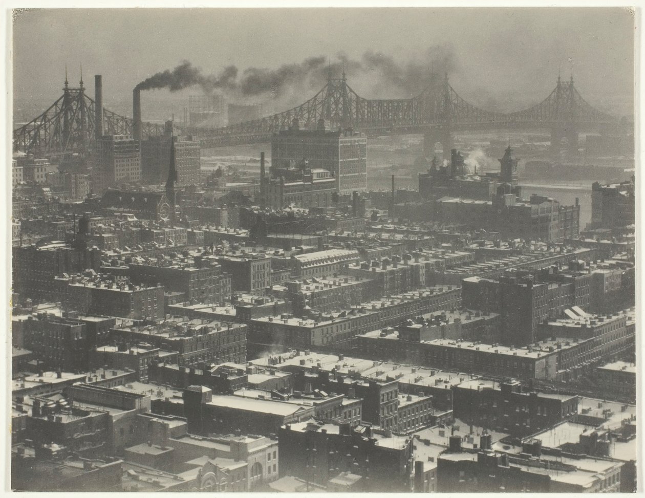 Fra rom 3003 - The Shelton, New York, Looking Northeast, 1927. av Alfred Stieglitz