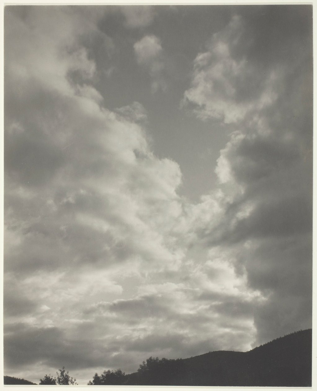 Music - A Sequence of Ten Cloud Photographs, nr. II av Alfred Stieglitz