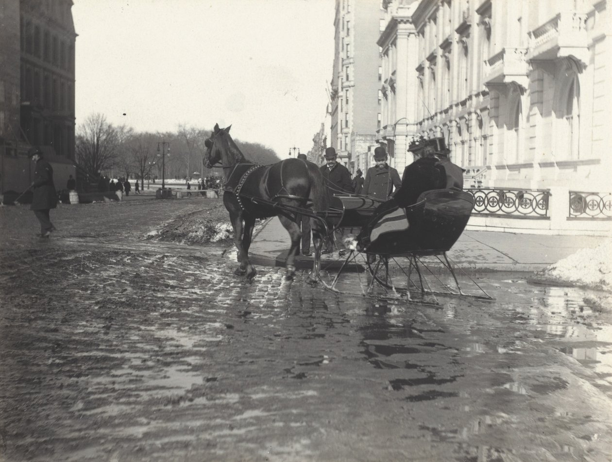 Søndag, Fifth Avenue og 57th Street, New York av Alfred Stieglitz