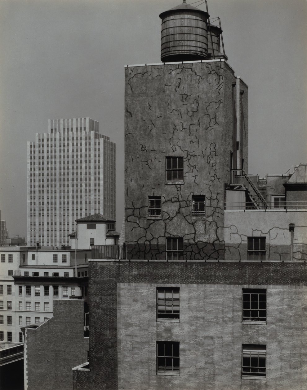 Vanntårn og Radio City, New York av Alfred Stieglitz