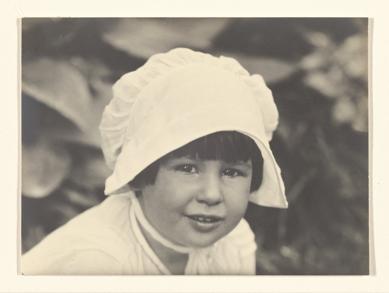 [Yvonne Boursault, Lake George] av Alfred Stieglitz