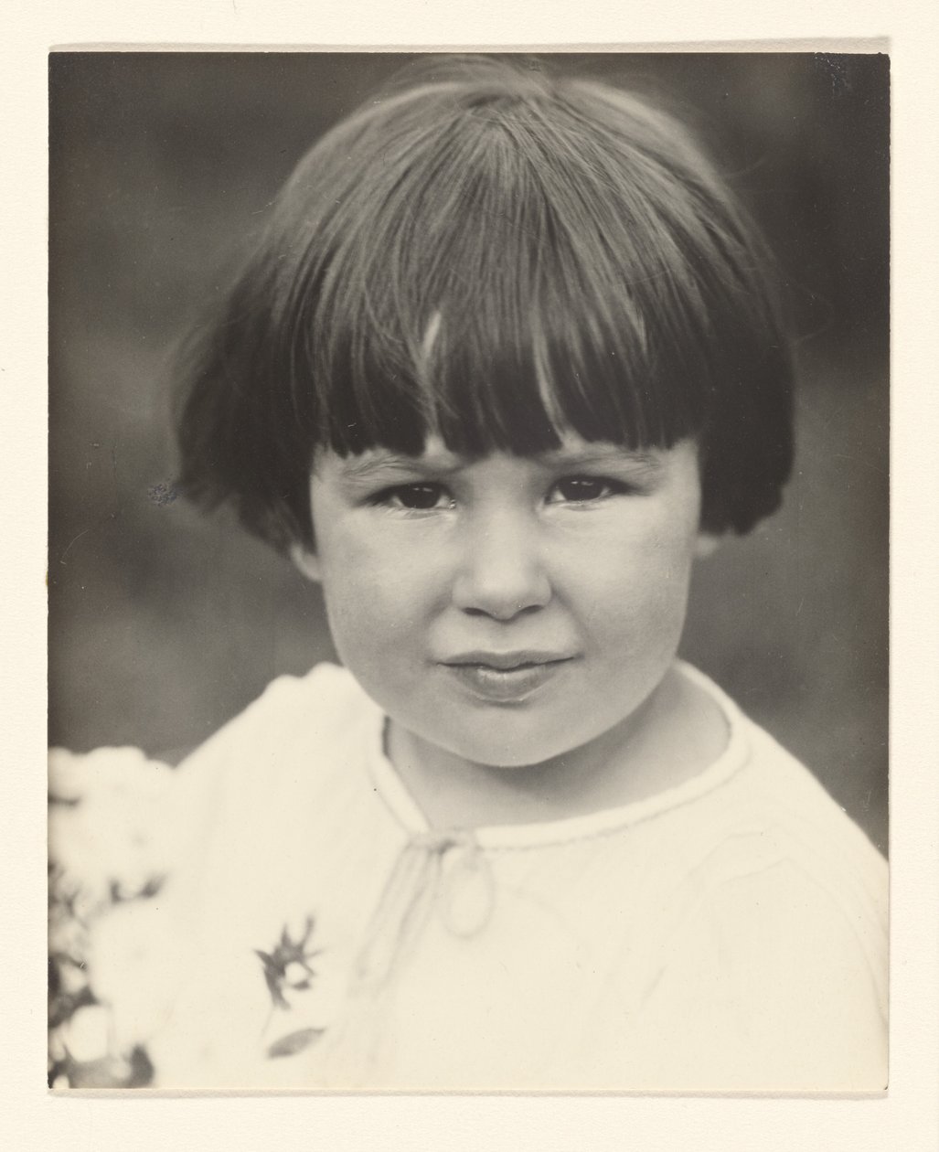 [Yvonne Boursault, Lake George] av Alfred Stieglitz