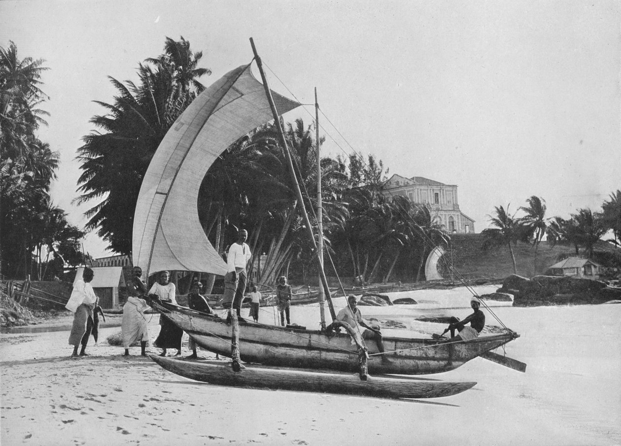 Outrigger fiskekano ved Mount Lavinia Sea Shore, c1890, 1910 av Alfred William Amandus Plate