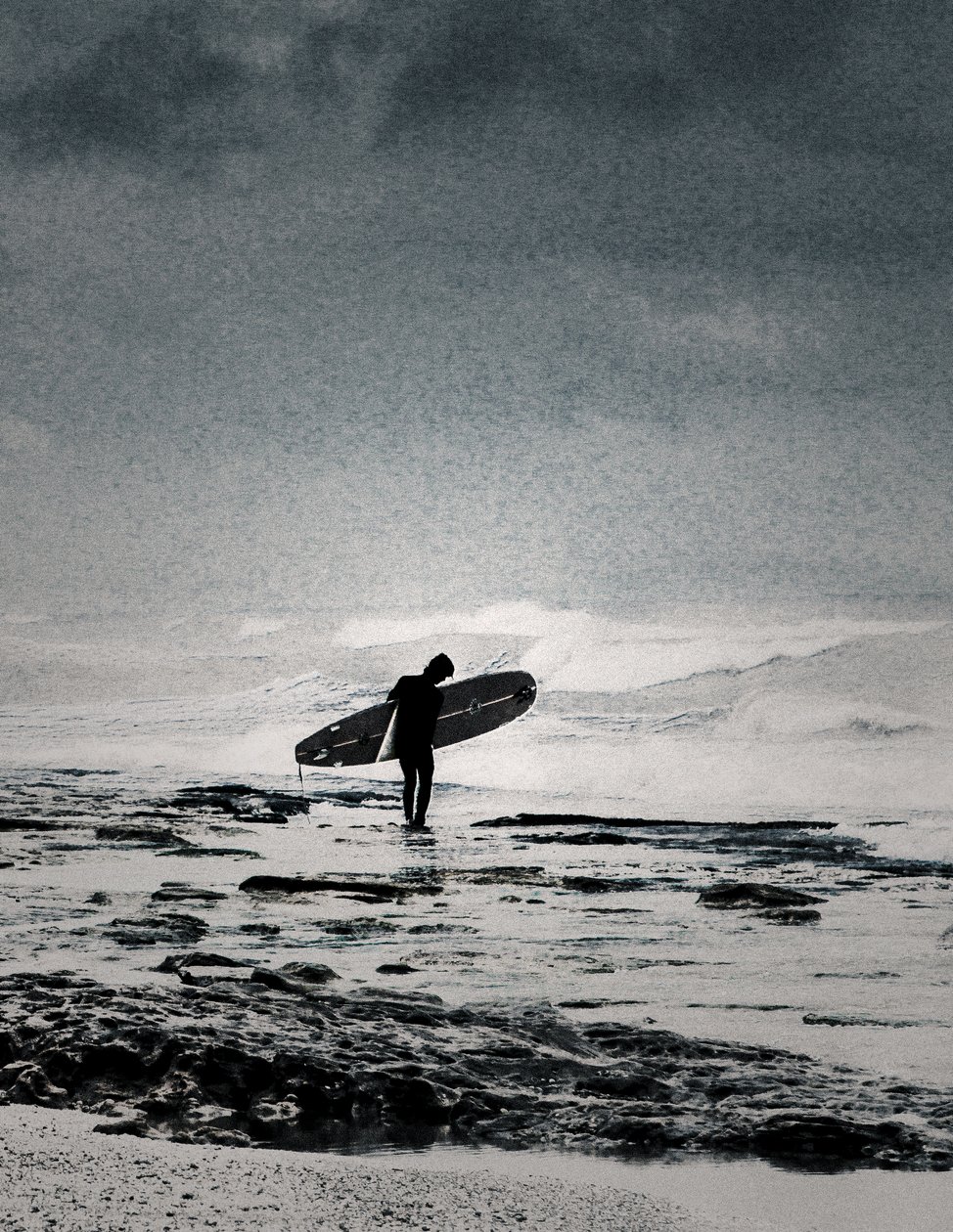 Går inn..., 2013 (håndmalt fotografi) av Alice Gur-Arie