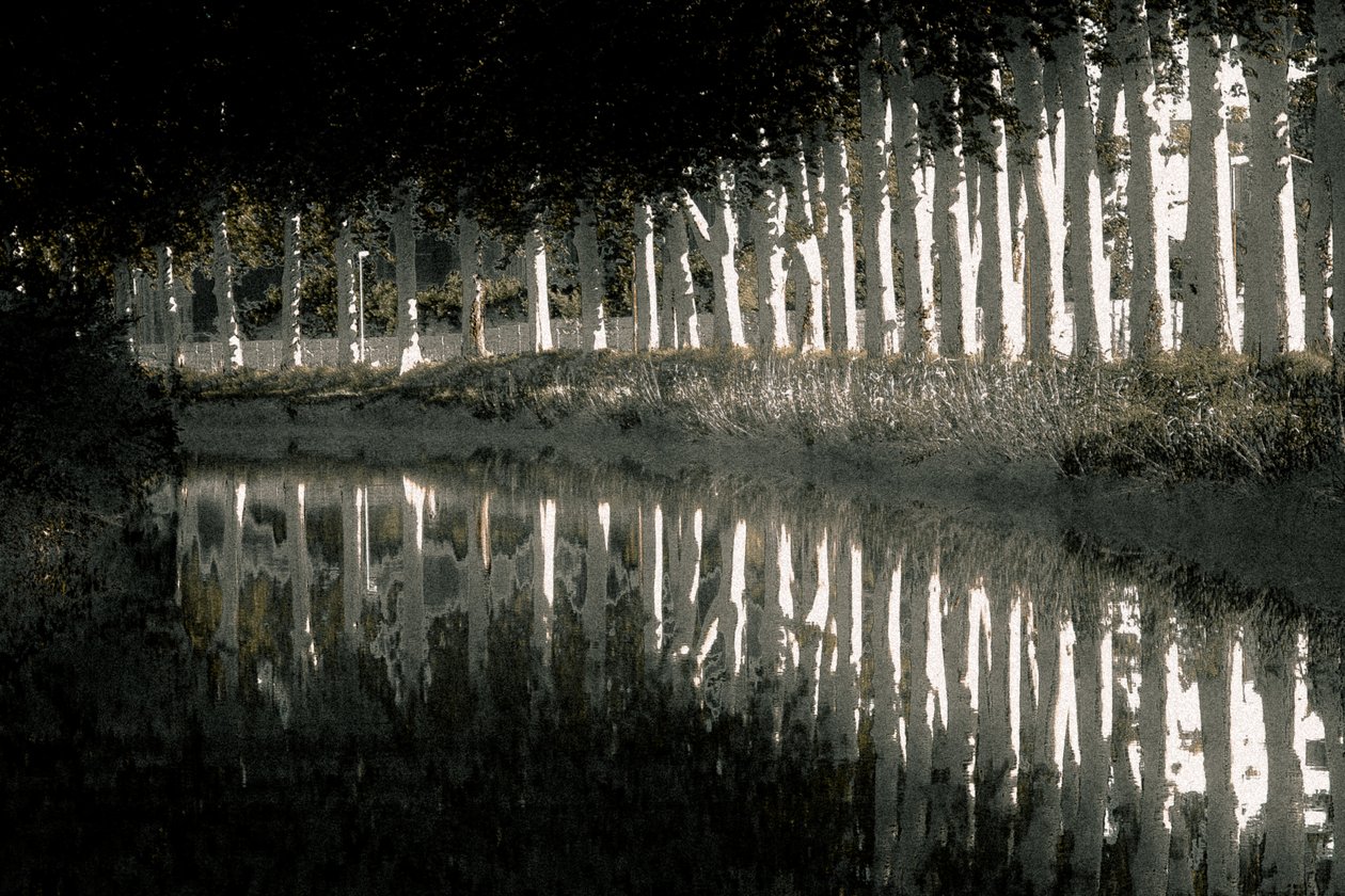 Rendering, 2018 (håndmalt fotografi) av Alice Gur-Arie