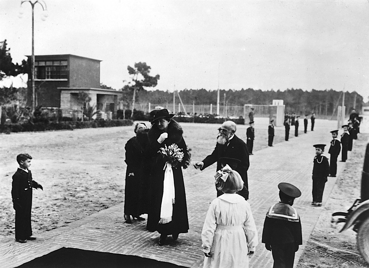 Villa Rosa Maltoni Mussolini: offisielt besøk av Helen av Montenegro, kona til Victor Emmanuel III (s/hv-bilde) av Fratelli Alinari