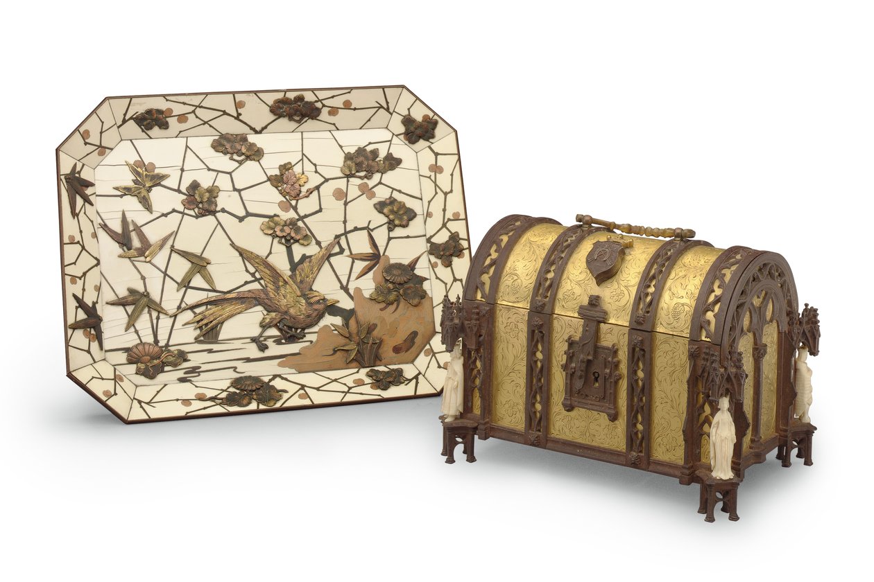 Lader, intarsia av Ferdinand Duvinage, og Gothic Revival smykkeskrin, begge ca. 1880 (ormolu, jern, elfenben, forgylt kobber og fruktved) (se også 476607 og 476608) av Alphonse Gustave Giroux