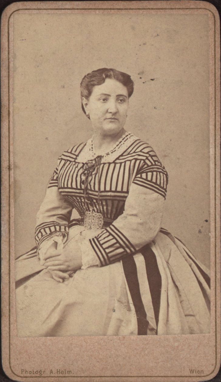 Portrett av operasangerinnen Carlotta Patti 1835-1889. av Amand Helm