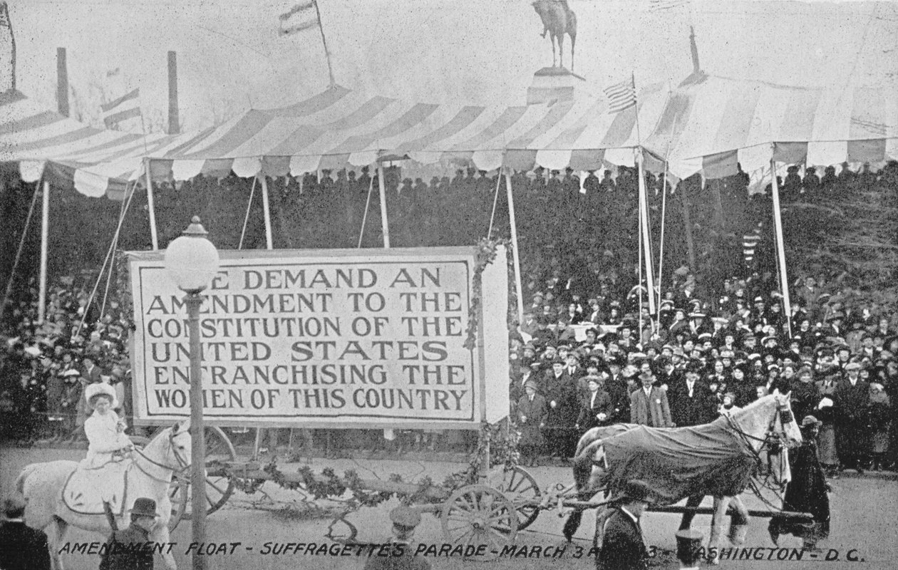 Amendment Float fra Suffragettes Parade i Washington DC, 3. mars 1913 av American Photographer