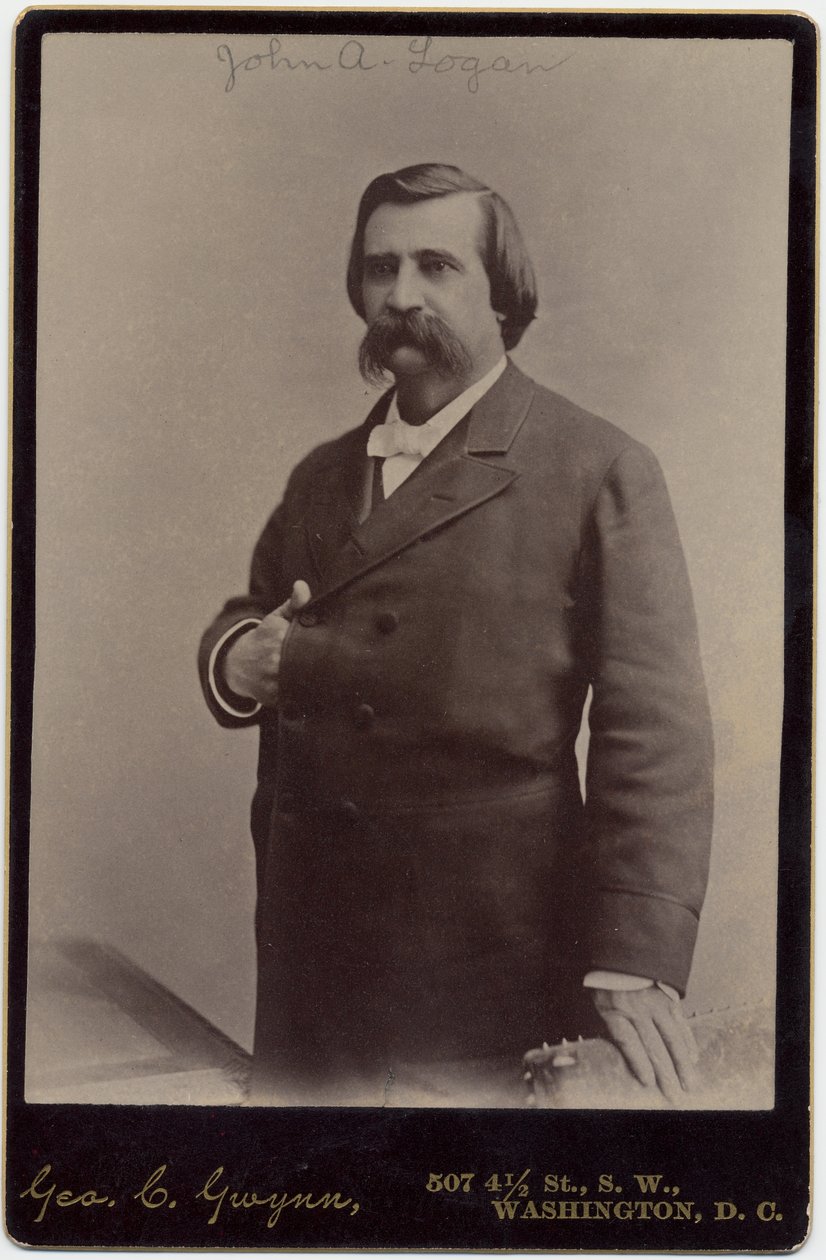 John Alexander Logan (1826–86), amerikansk senator og unionshærgeneral; bilde av George C Gwynn, Washington DC (albumfoto) av American Photographer