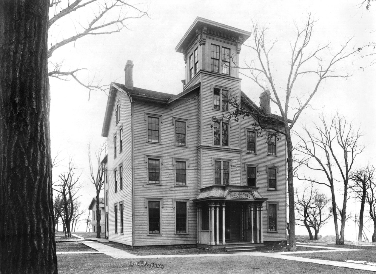Old College, Evanston, bygget i 1855 av American Photographer
