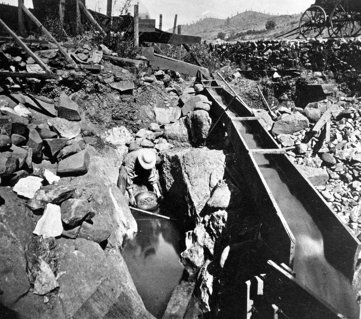 Placer Mining, Panning Out, fra Gems of California Scenery utgitt av Lawrence og Houseworth, 1866 av American Photographer