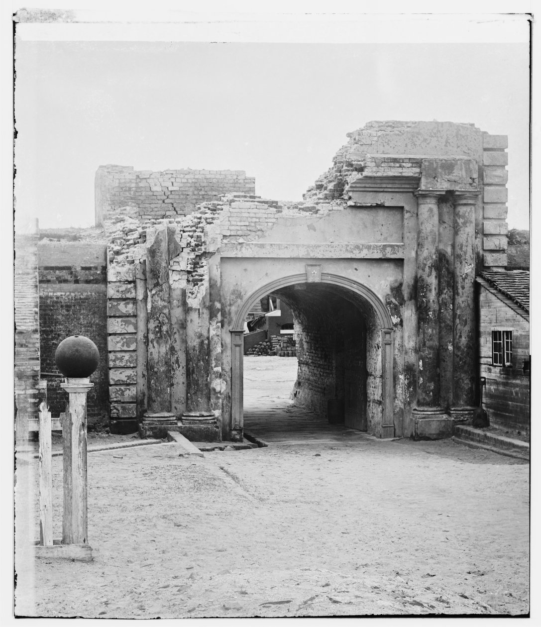 Sally-havnen i Fort Moultrie, South Carolina, ved krigens slutt, 1865 av American Photographer