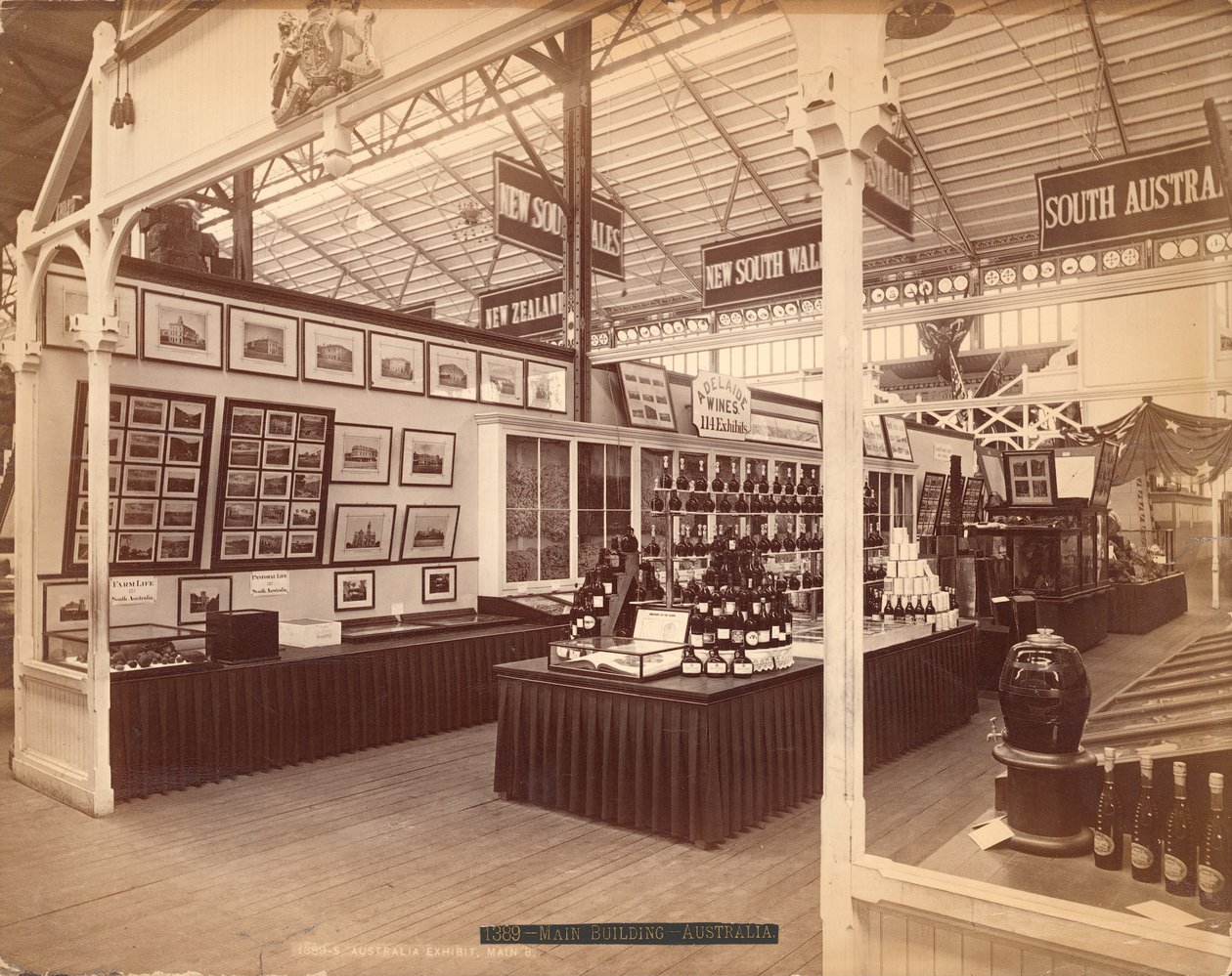 South Australian Exhibit, Main Building, Centennial International Exhibition, Philadelphia, 1876 (albumintrykk) av American Photographer