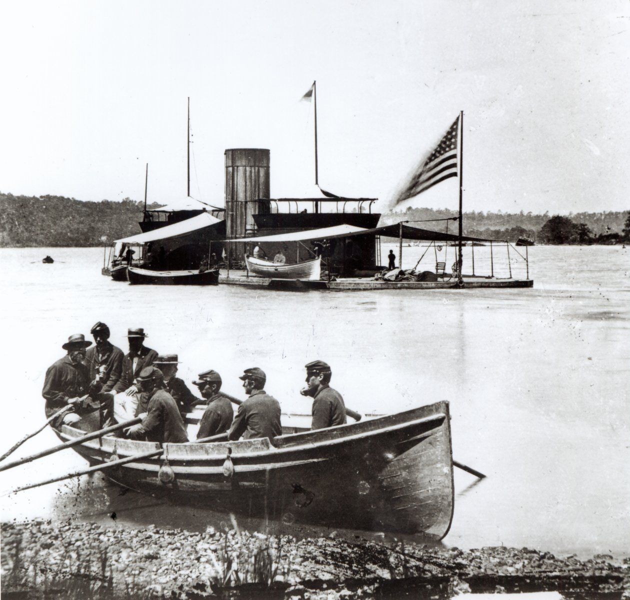 USS Onondaga ved James River, Virginia i 1864 av American Photographer