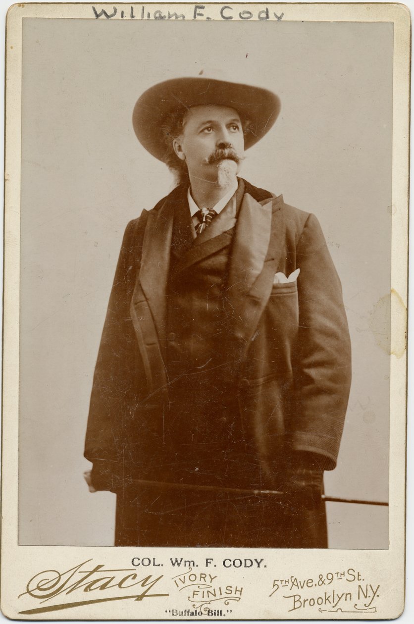 William Frederick Cody, Buffalo Bill (1846-1917), amerikansk soldat og utøver, foto av Stacy, Brooklyn (albumfoto) av American Photographer