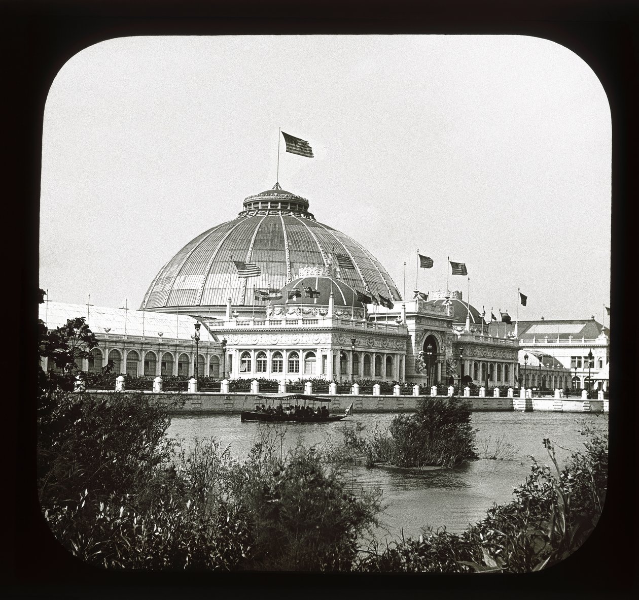 Worlds Columbian Exhibition: Horticultural Building, Chicago, 1893 (lanternesklie) av American Photographer