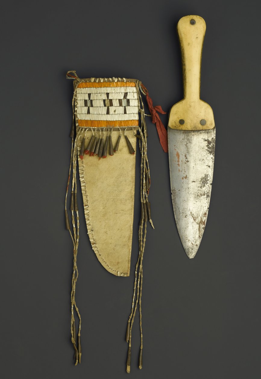 Skalperende kniv og slire, Eastern Sioux, fra Fort Snelling, Minnesota av American School