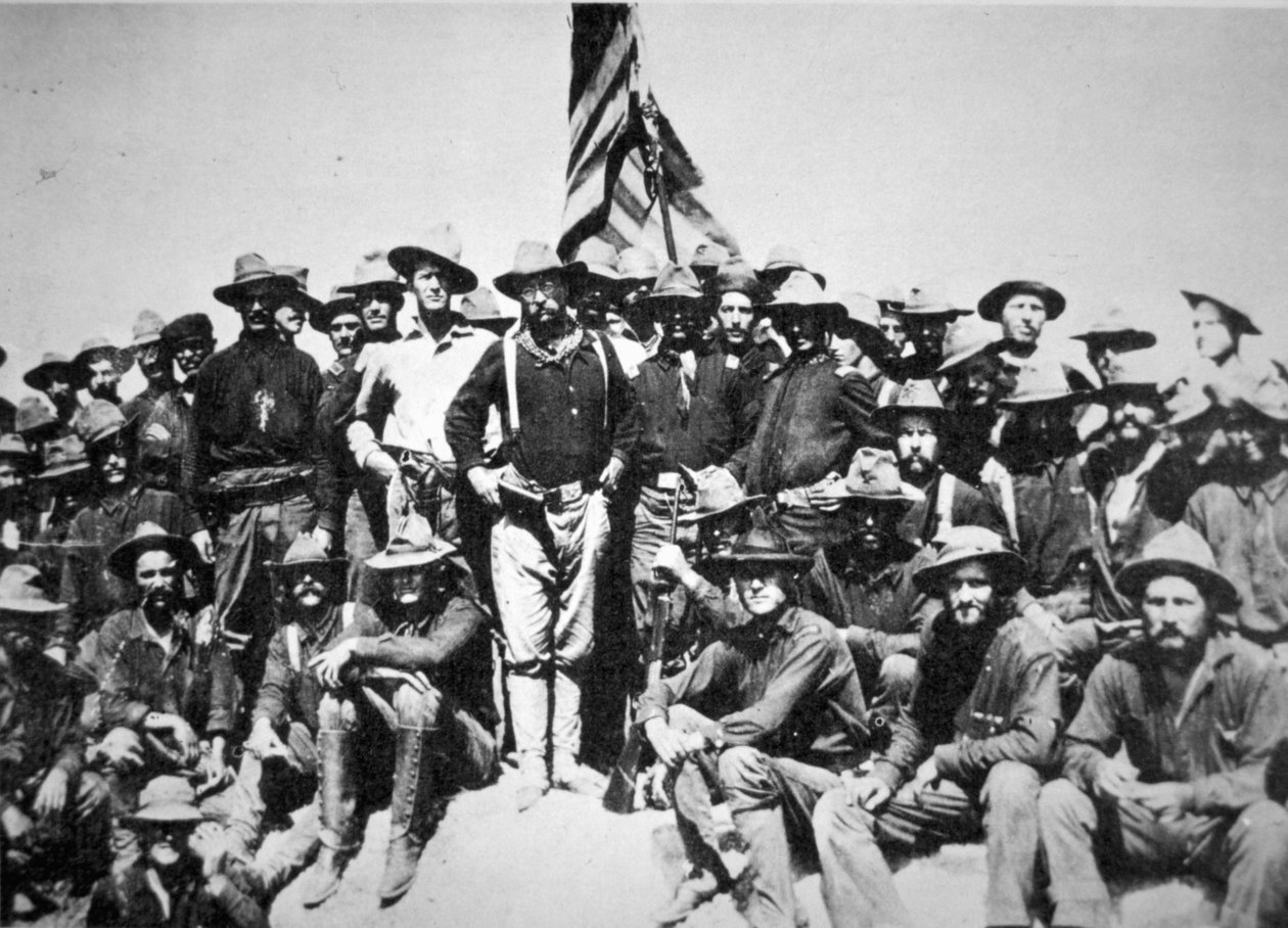 En triumferende Theodore Roosevelt med sine 