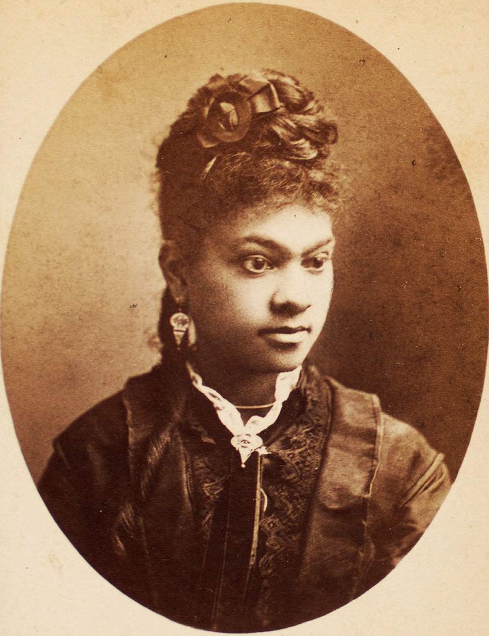 Carte de visite av ung afroamerikansk kvinne, ca. 1870 av American Photographer