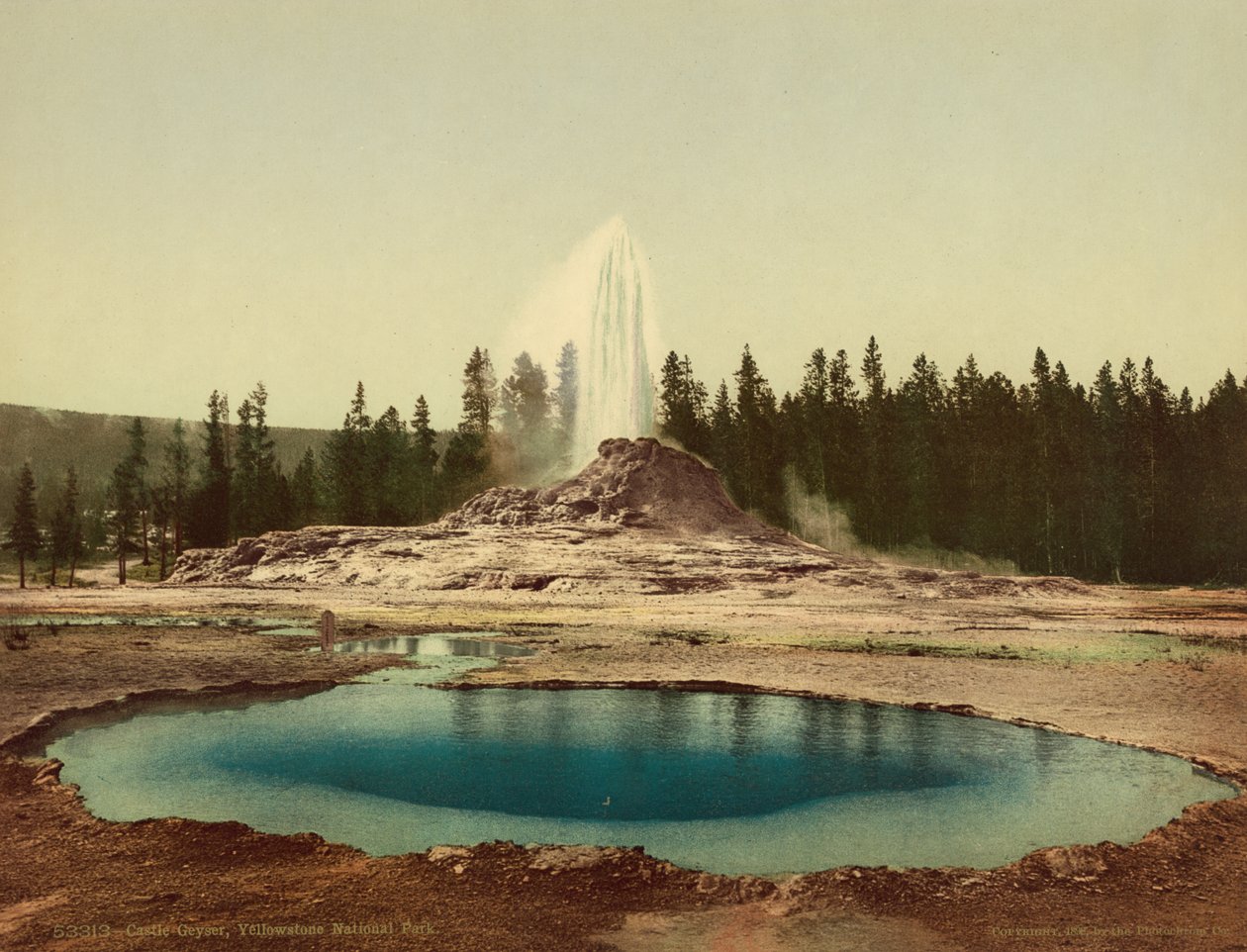 Castle Geyser, Yellowstone nasjonalpark, ca. 1898 (fotokrom) av American Photographer