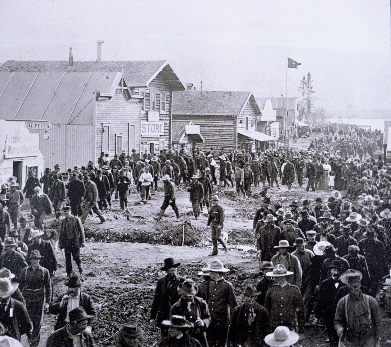 Dawson City under Klondike Gold Rush (1897–98) 1898 (s/hvitt-bilde) av American Photographer