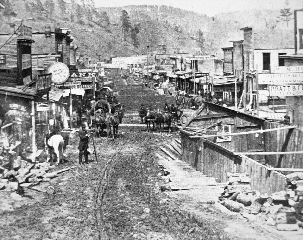 Deadwood, Dakota-territoriet, ca. 1877 (s/hvitt-bilde) av American Photographer