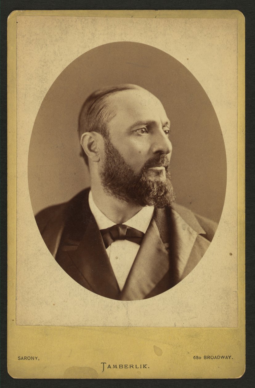 Enrico Tambelrlik (s/hvitt bilde) av American Photographer