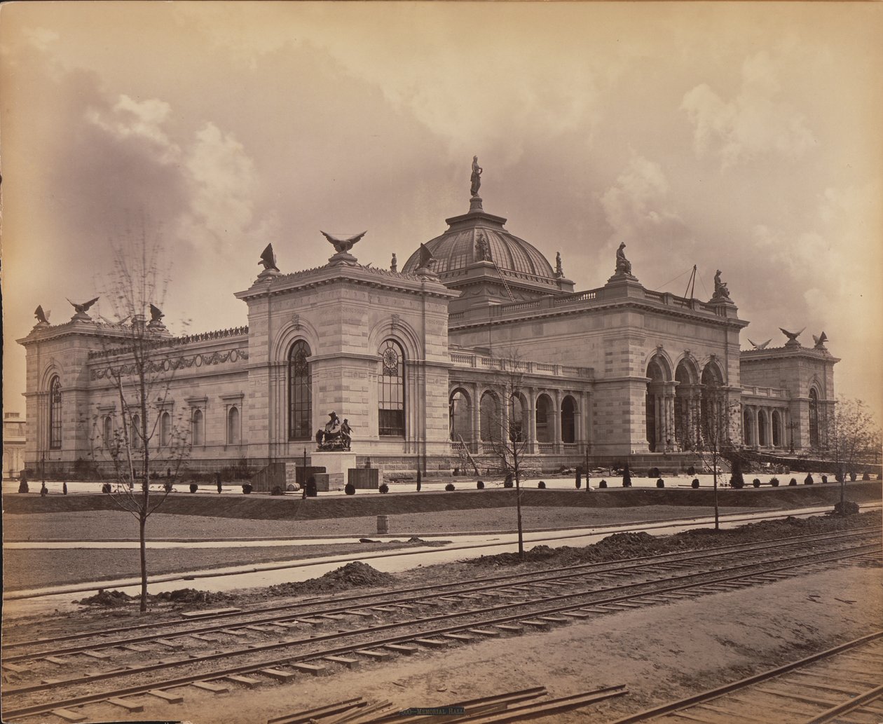 Memorial Hall of the Centennial Exposition, 1876 (gelatinsølvtrykk) av American Photographer