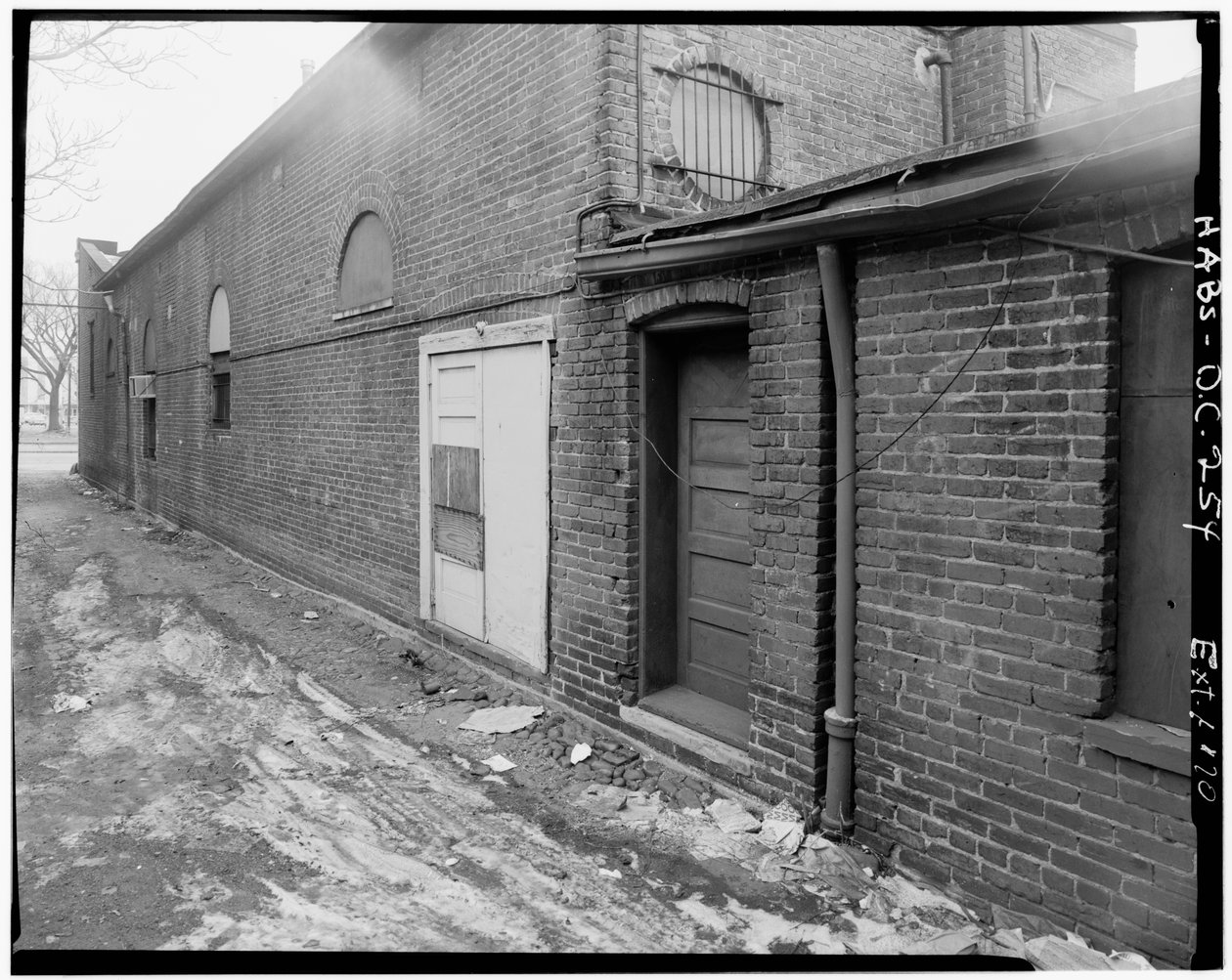 Mount Vernon Theatre, 918 Ninth Street Northwest, Washington, District of Columbia, DC, 30. november 1969 (s/hvitt-bilde) av American Photographer