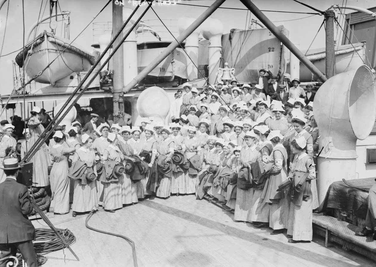 På Røde Kors, 1914 av American Photographer