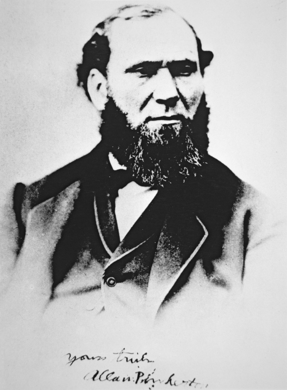 Portrett av Allan Pinkerton, grunnlegger av Pinkertons National Detective Agency i 1850 (s/hv-bilde) av American Photographer
