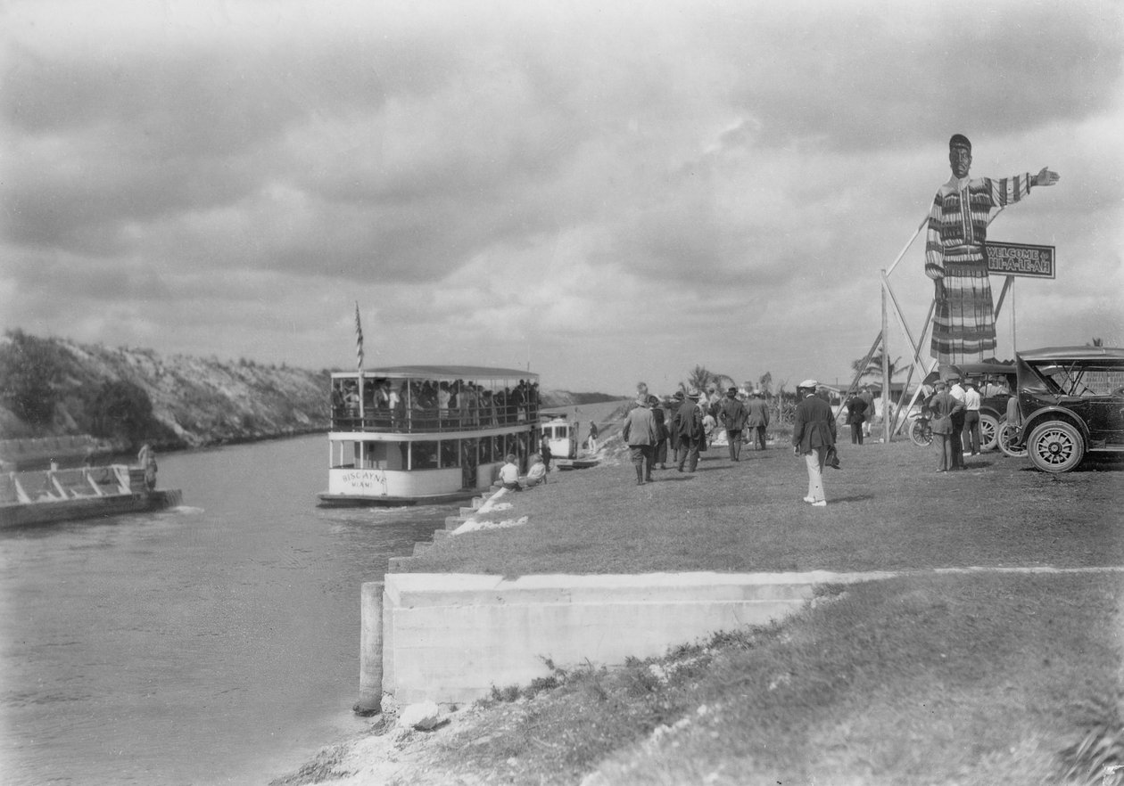 Potensielle kjøpere-tur til Hialeah, 1922 av American Photographer