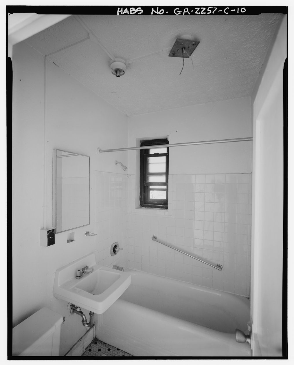 Techwood Homes, Building No. 1, 575-579 Techwood Drive, Atlanta, Fulton County, GA (s/hvitt-bilde) av American Photographer