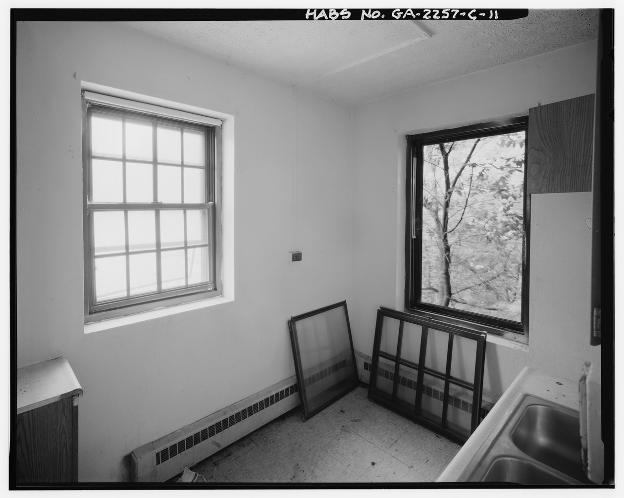 Techwood Homes, Building No. 1, 575-579 Techwood Drive, Atlanta, Fulton County, GA (s/hvitt-bilde) av American Photographer