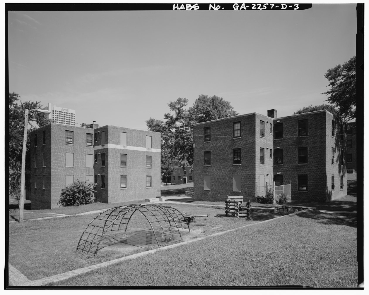Techwood Homes, Building No. 2, 569-573 Techwood Drive, Atlanta, Fulton County, GA (s/hvitt-bilde) av American Photographer