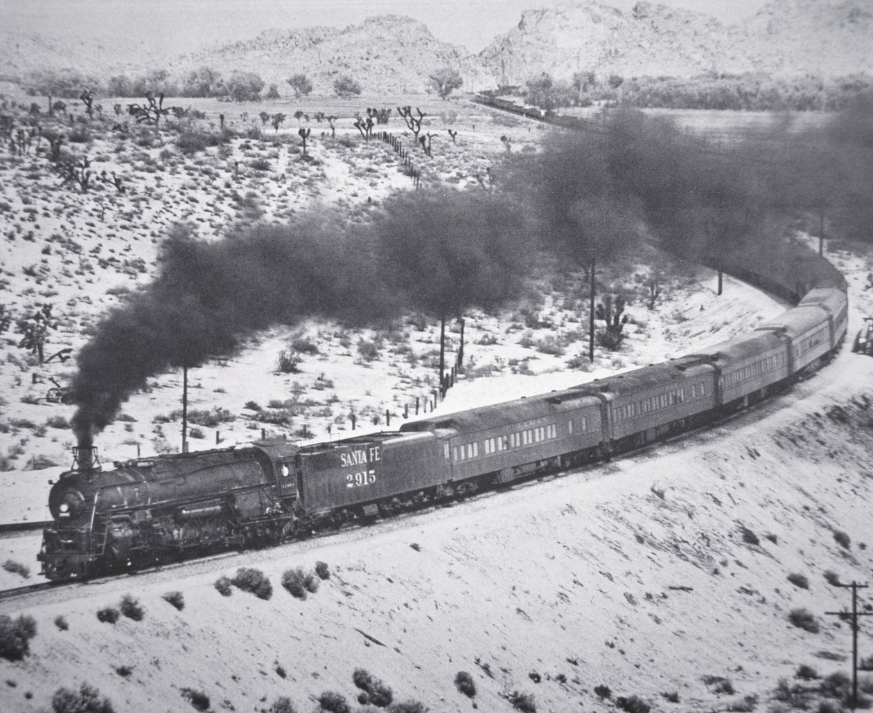 'Grand Canyon Limited'-toget til Santa Fe Railroad på Cajun-passet i Victorville, California av American Photographer