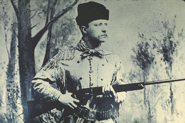 Theodore Roosevelt i jaktdrakt, ca. 1885 (s/hvitt-bilde) av American Photographer