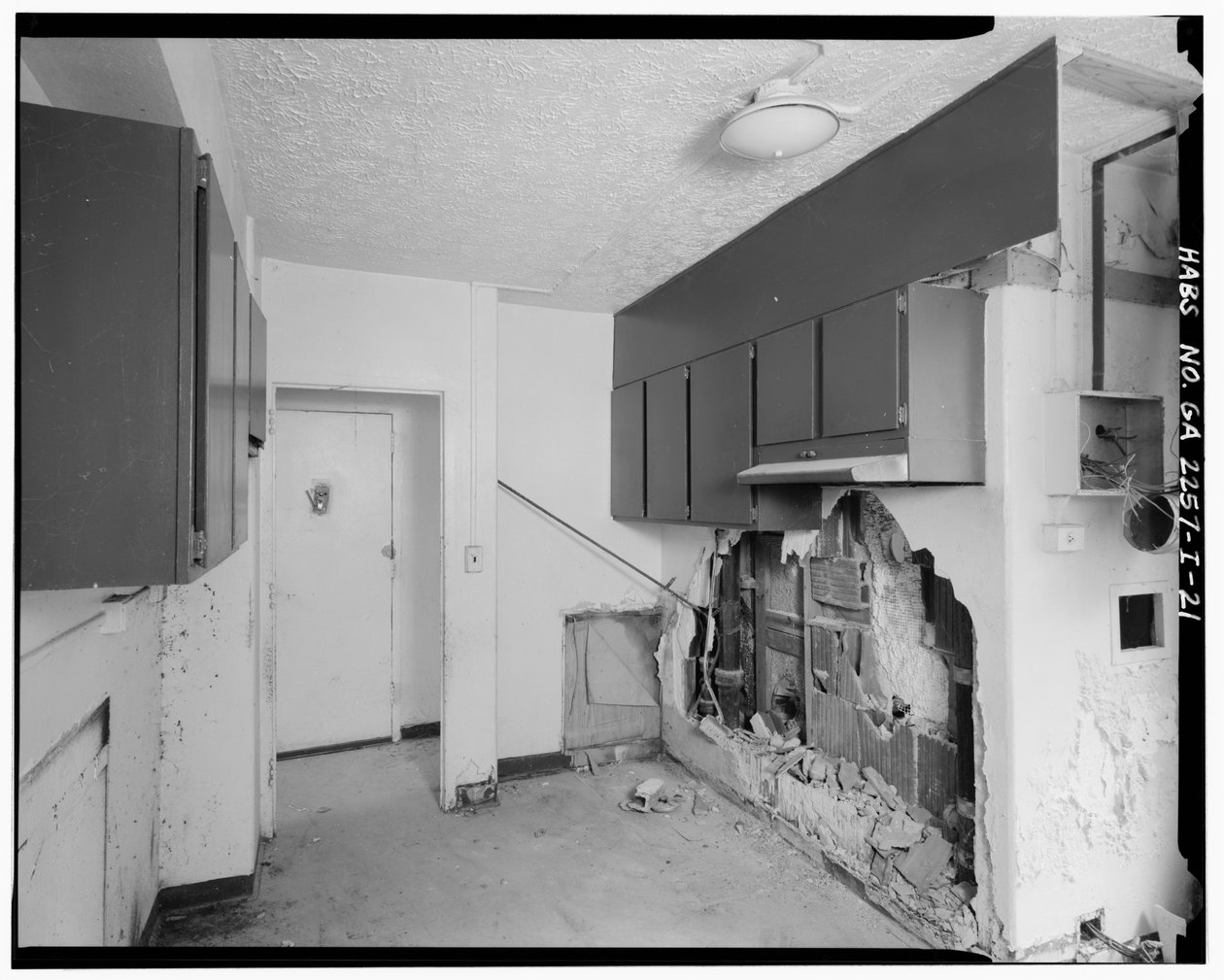 Typisk kjøkken, 3-roms leilighet. - Techwood Homes, Building No. 6, 465 Techwood Drive & 119-125 Hunnicutt Street, Atlanta, Fulton County, GA av American Photographer