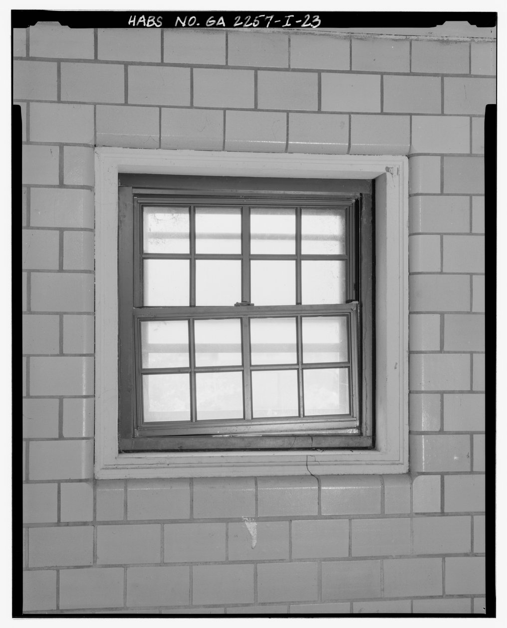 Typisk trapperomsvindusdetalj. - Techwood Homes, Building No. 6, 465 Techwood Drive & 119-125 Hunnicutt Street, Atlanta, Fulton County, GA av American Photographer