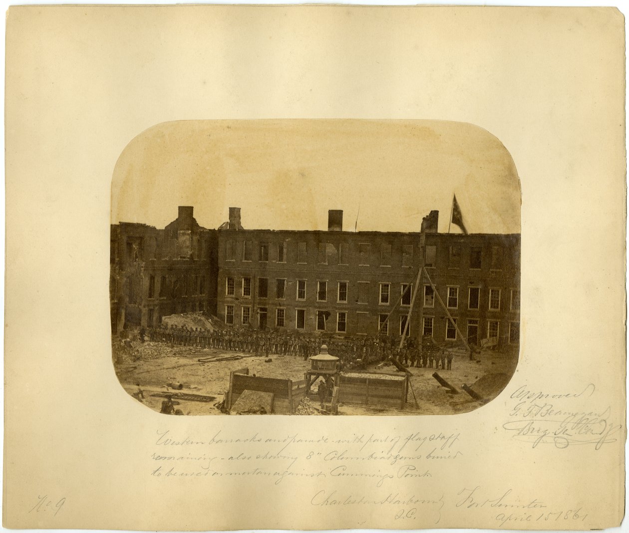 Western Barracks and Parade, slaget ved Fort Sumter, 15. april 1861 av American Photographer