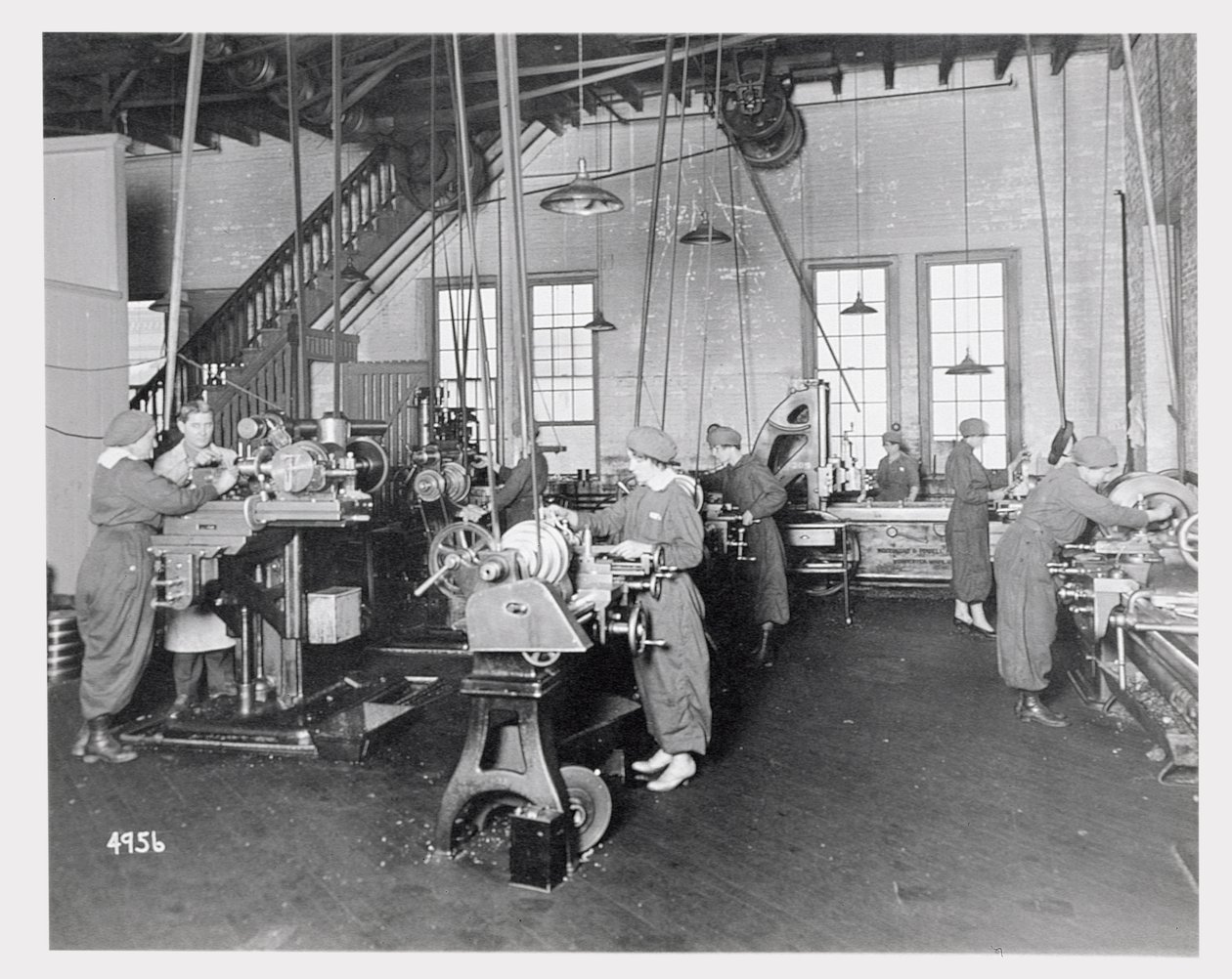 Kvinner som jobbet på fabrikker under første verdenskrig, ca. 1917 av American Photographer