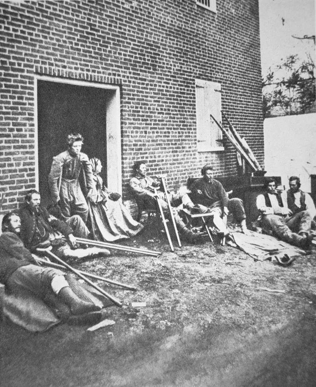 Sårede soldater etter slaget ved Chancellorsville, mai 1863 (s/hv-bilde) av American Photographer