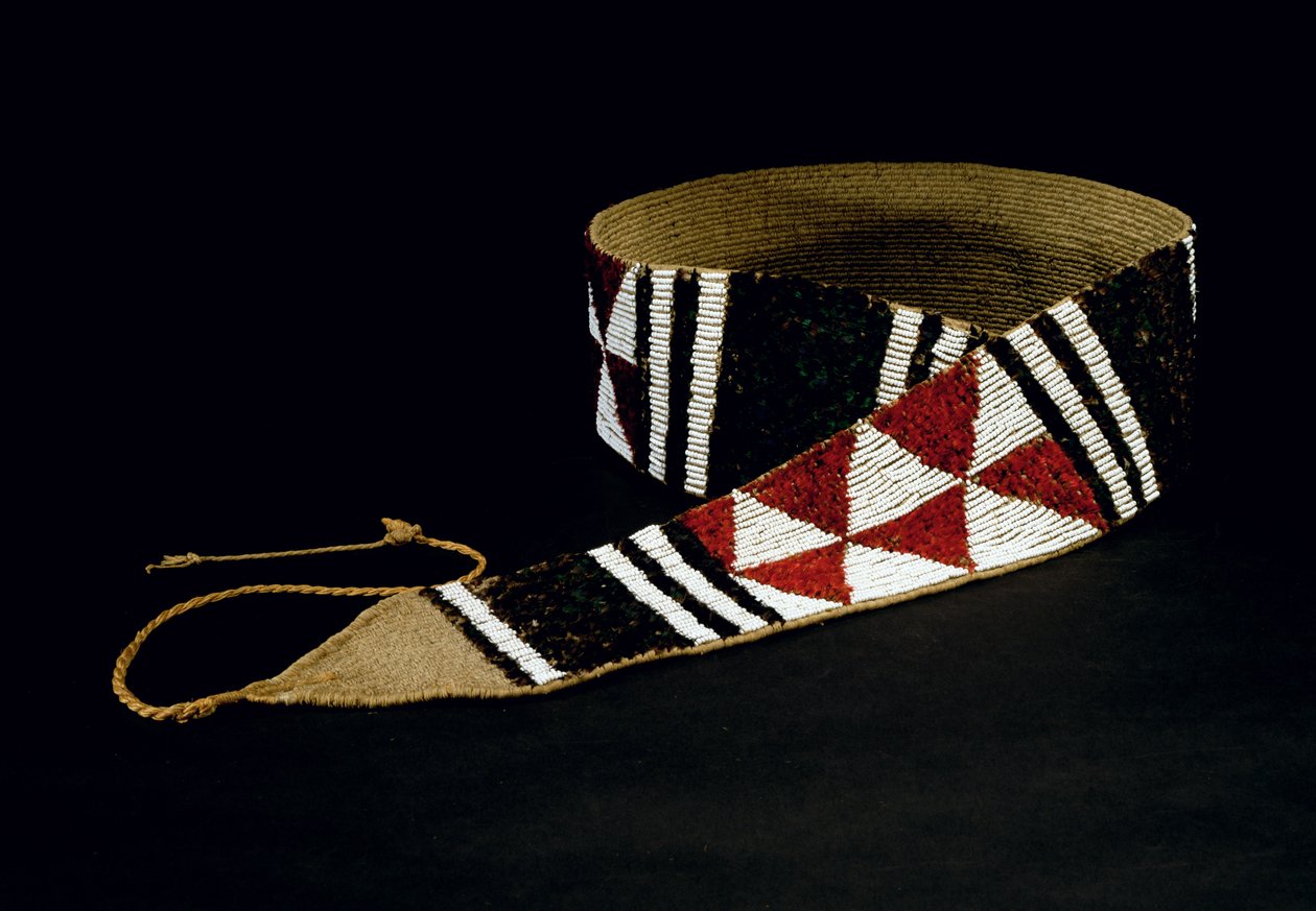 A Womans Ceremonial Belt, Maidu-stammen, California av American School