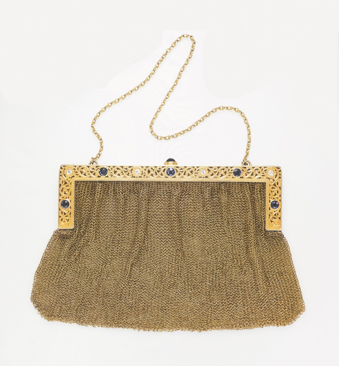 En antikk kveldsveske, av Black, Starr & Frost, ca. 1890 (safir, diamant og gullnetting) av American School