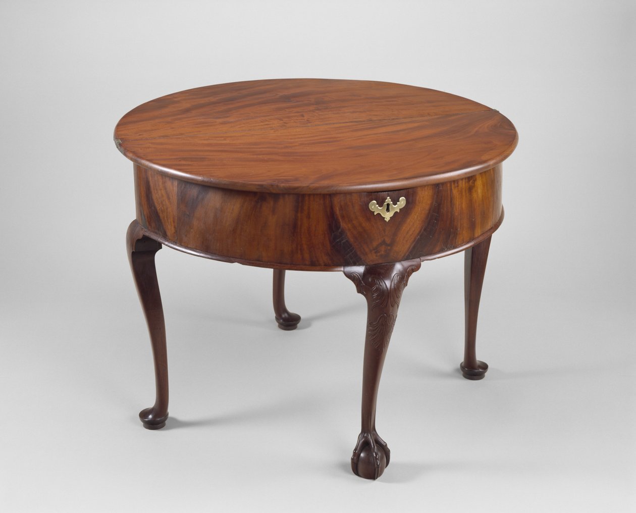 Kortbord, ca. 1760-1780 (mahogni; furu, hvit eik og lønn) av American School