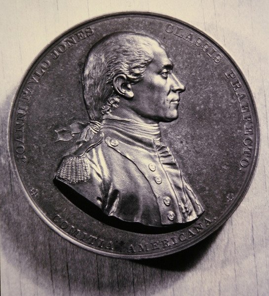 Minnemedalje av John Paul Jones, etter et portrett av Jean-Antoine Houdon av American School
