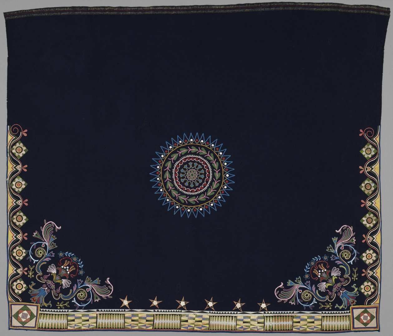 Danseteppe, Anishinabe, Dakota, ca. 1840-50 (ull, silke og perler) av American School