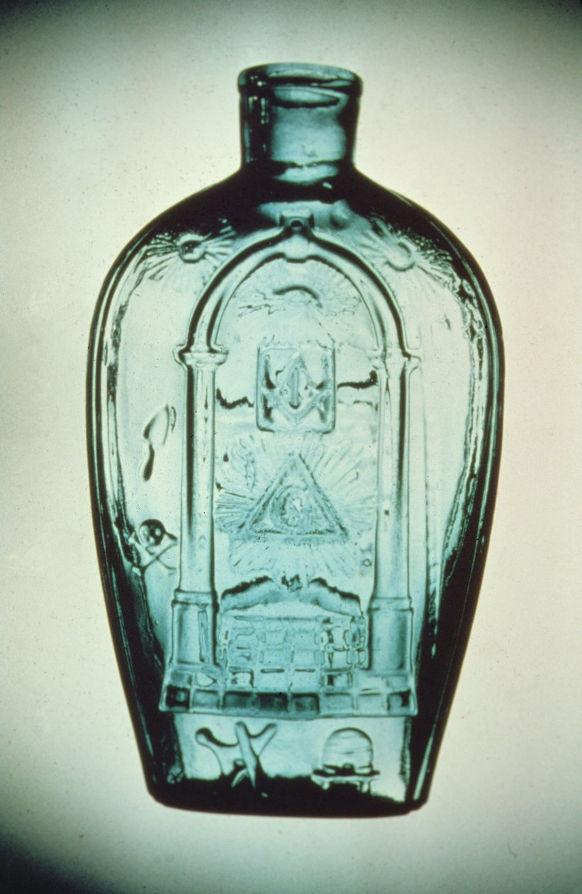 Støpeblåst frimurerkolbe, Keene (Marlboro St.) Glassworks, ca. 1815-17 (glass) av American School